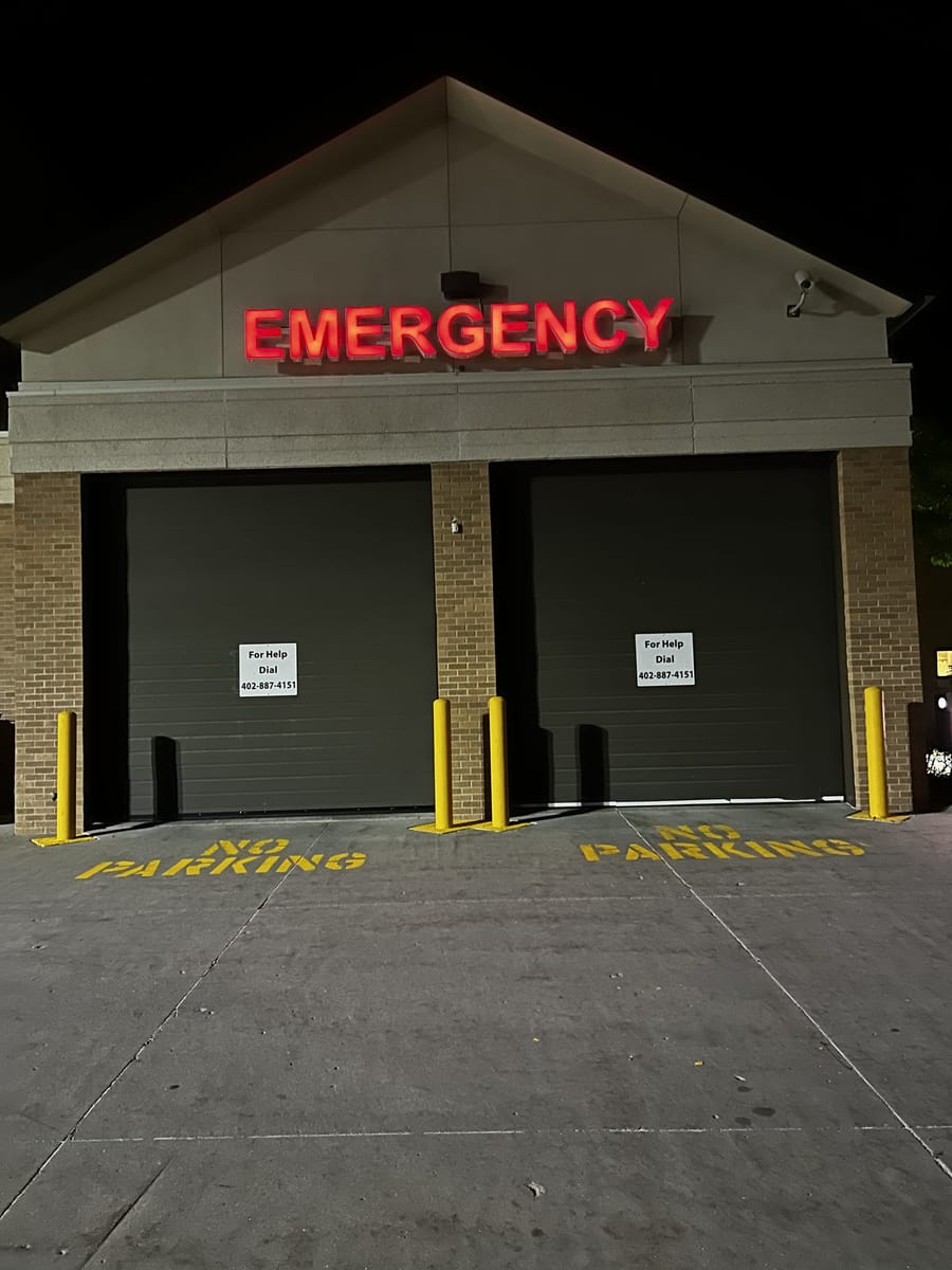 Hospital emergency, no parking